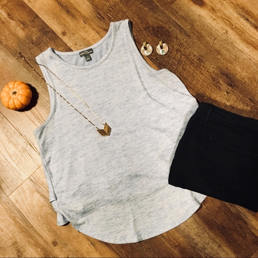 💧 Market & Spruce Tiered Back Tank 💧